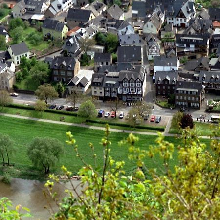 Hotel Zur Winzergenossenschaft エルンスト エクステリア 写真