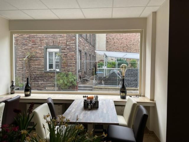 Hotel Zur Winzergenossenschaft エルンスト エクステリア 写真