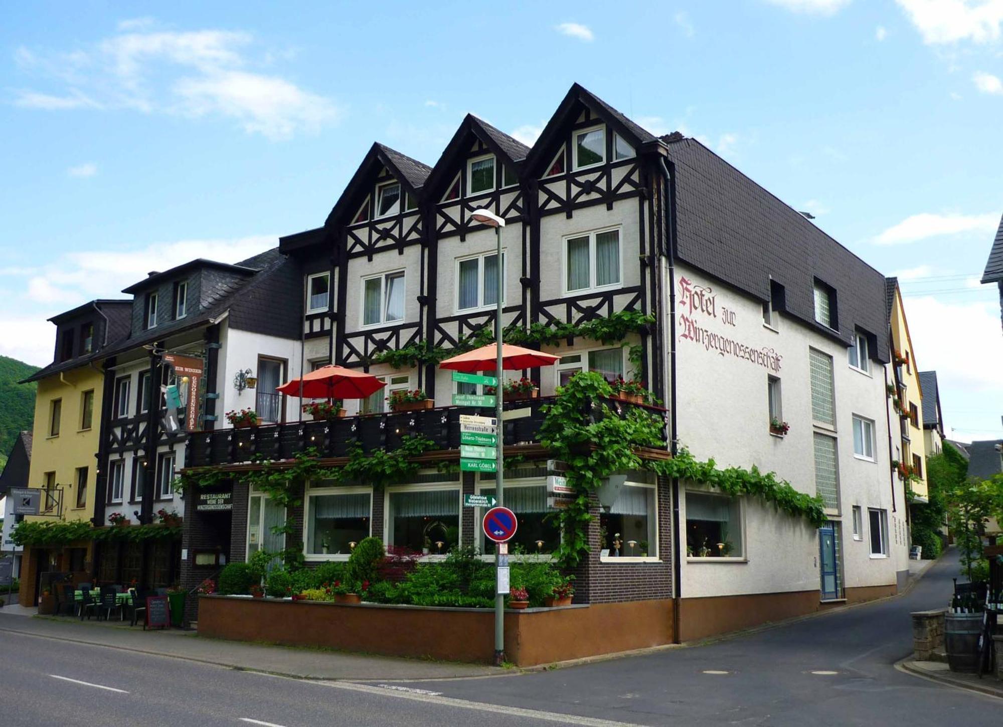 Hotel Zur Winzergenossenschaft エルンスト エクステリア 写真
